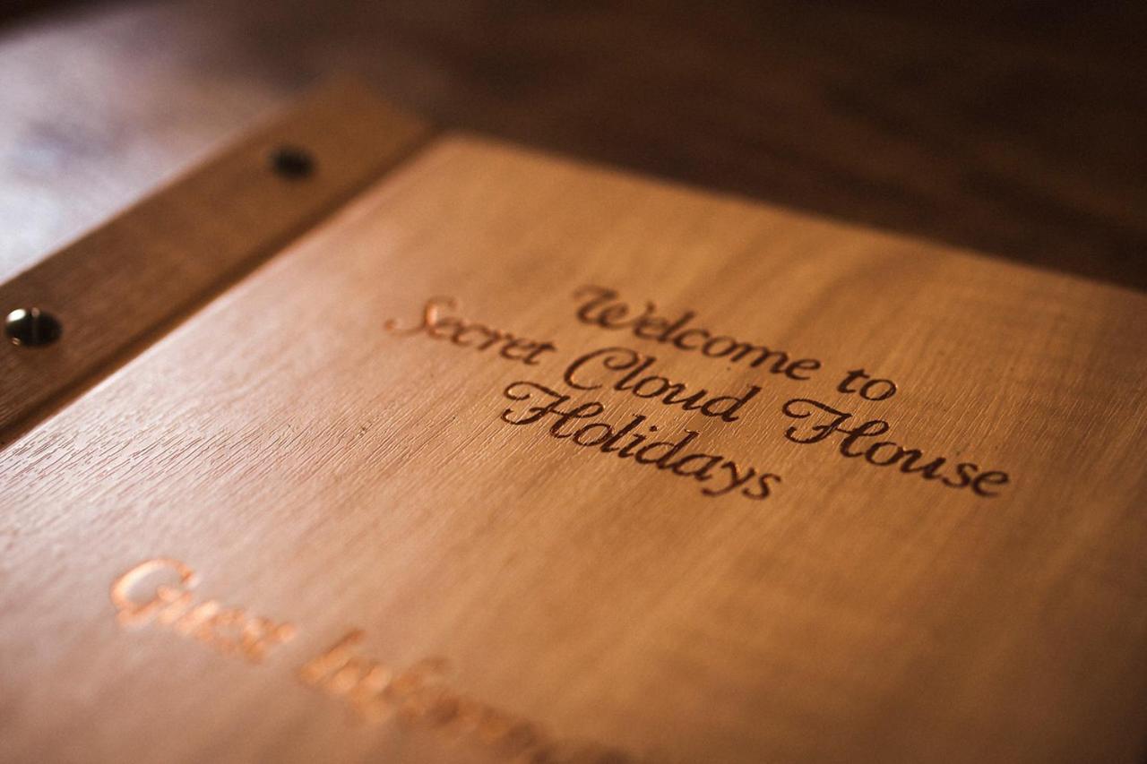 Secret Cloud House Holidays Luxury Yurts With Hot Tubs Cauldon Luaran gambar